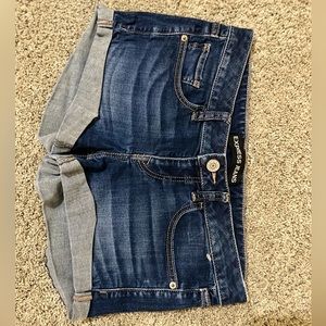 Express short jean